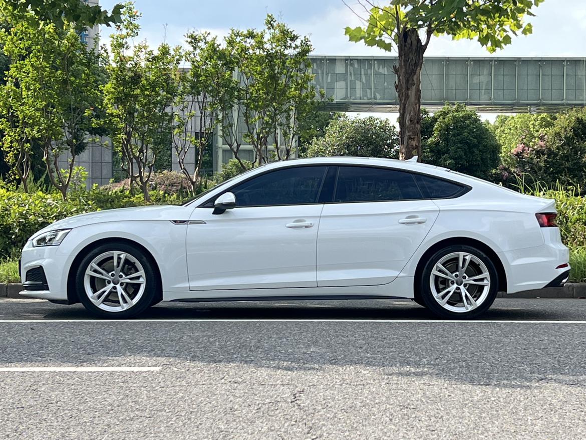 Audi A5 2019 1