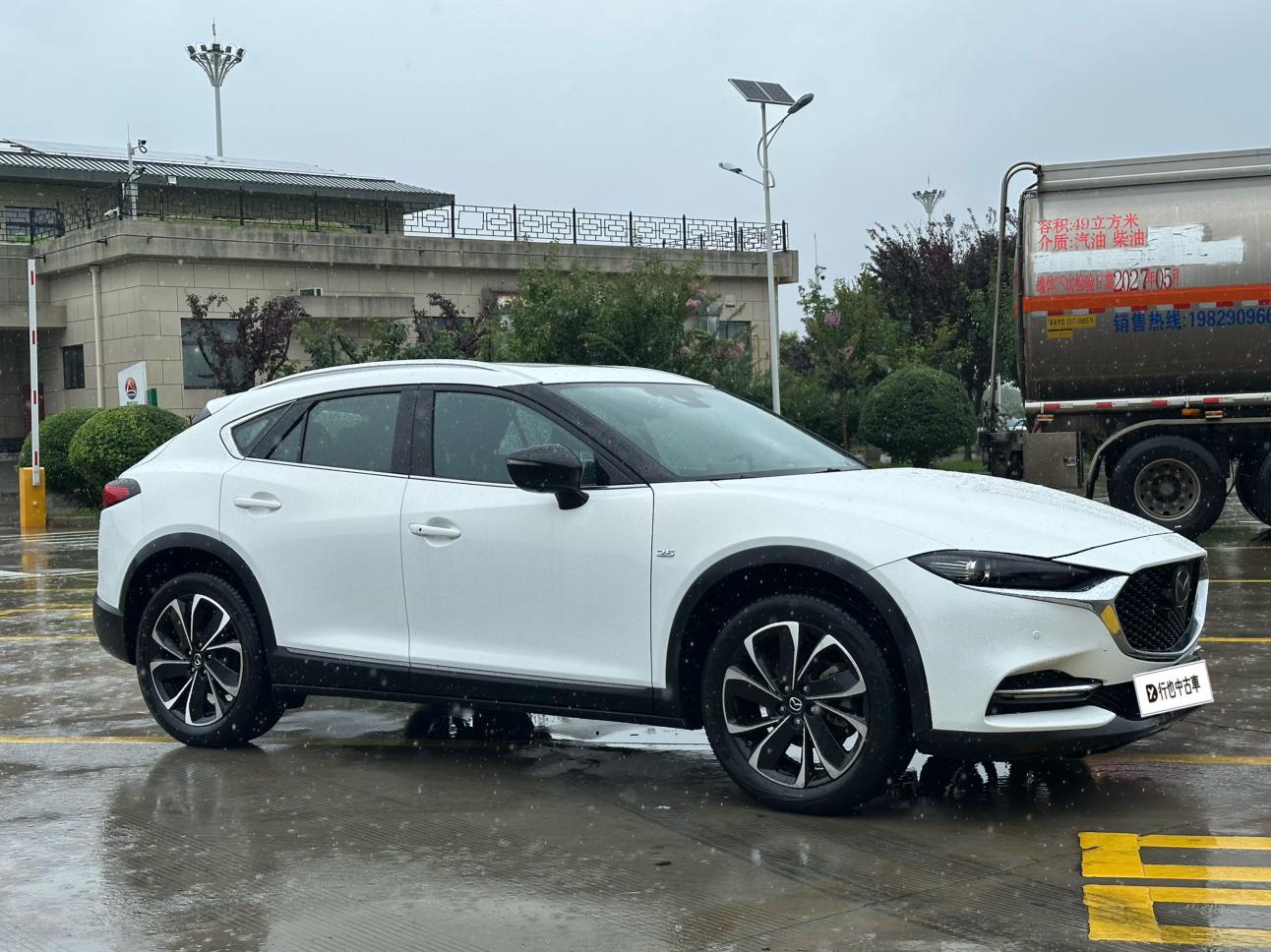 Mazda CX-4 2021 1