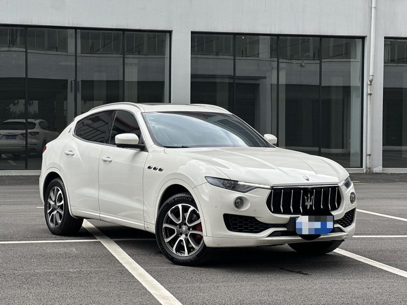 Maserati Levante 2017 1