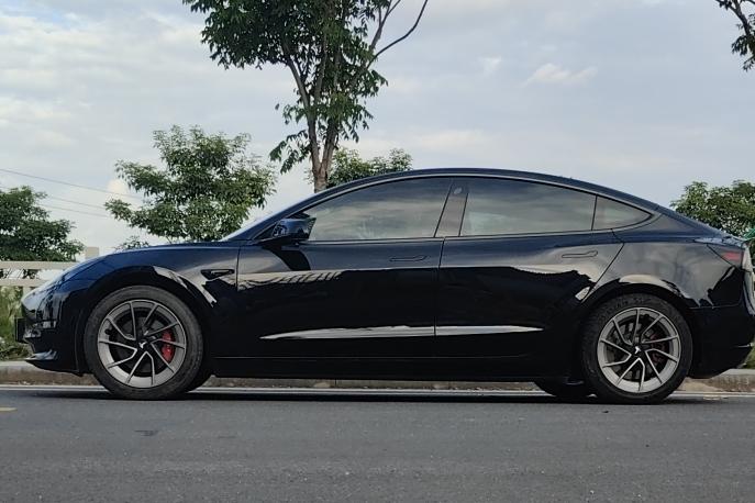 Tesla Model 3 2020 1