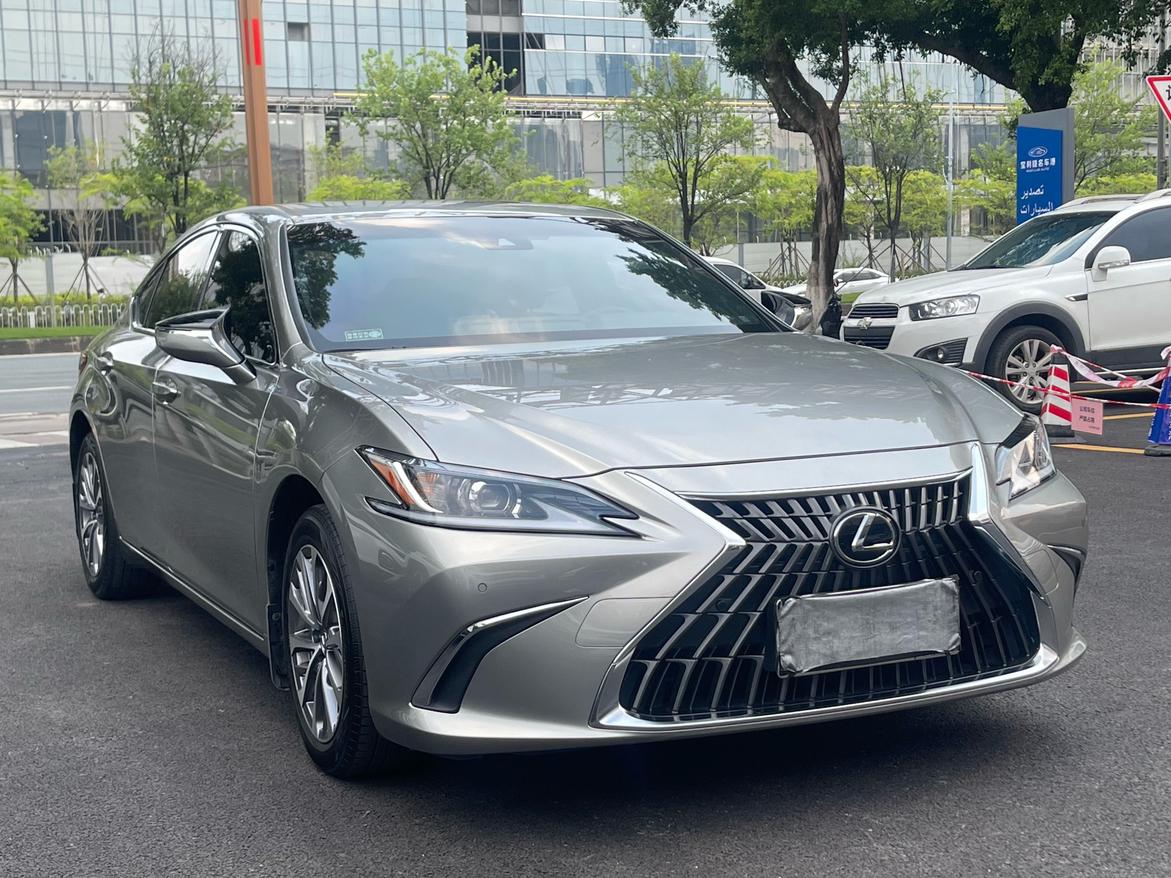 Lexus ES 2022 1