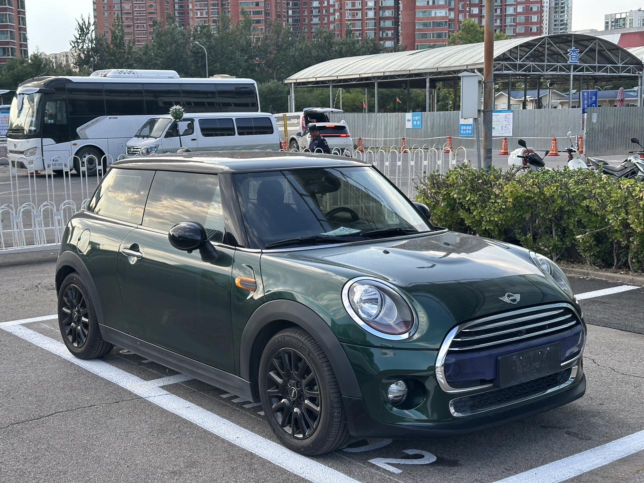 Mini Hatch 2016 1