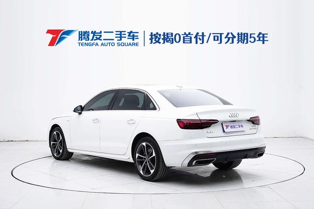 Audi A4 2022 1