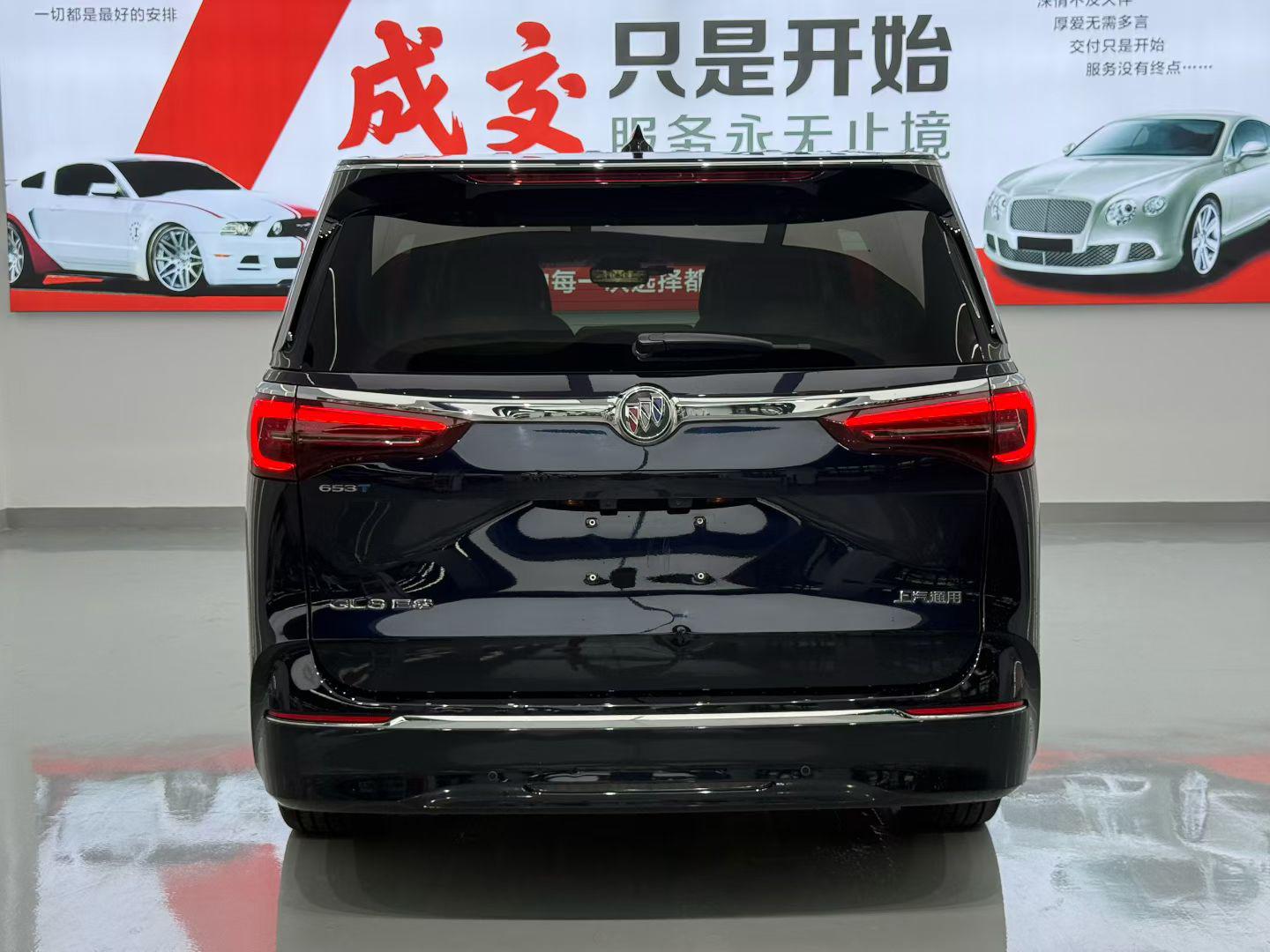 Buick GL8 2023 1
