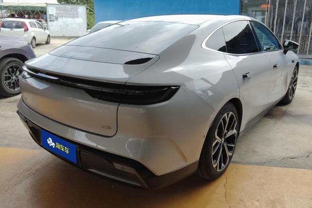 Geely Galaxy E8 2025 1