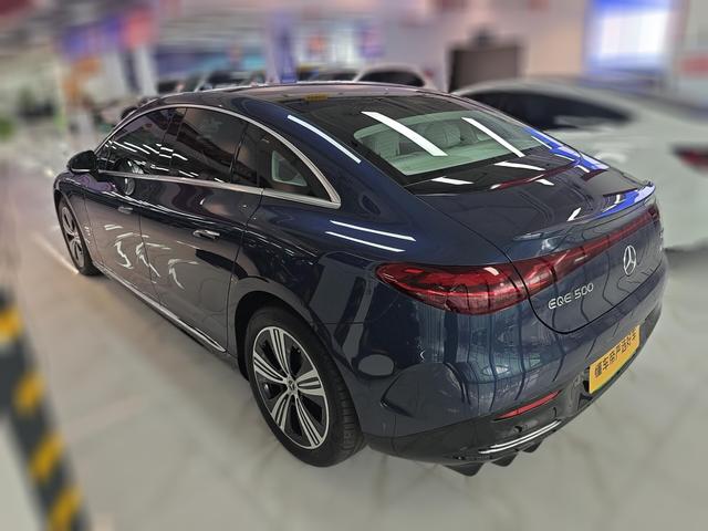 Mercedes-Benz EQE 2025 1