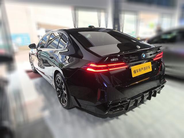 BMW 5 серии 2024 1