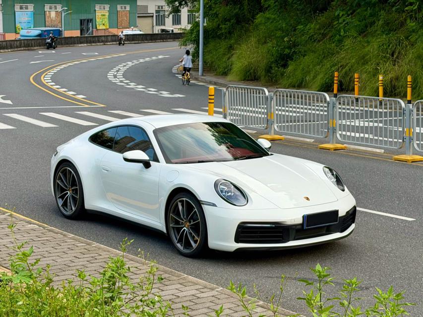 Porsche 911 2022 1