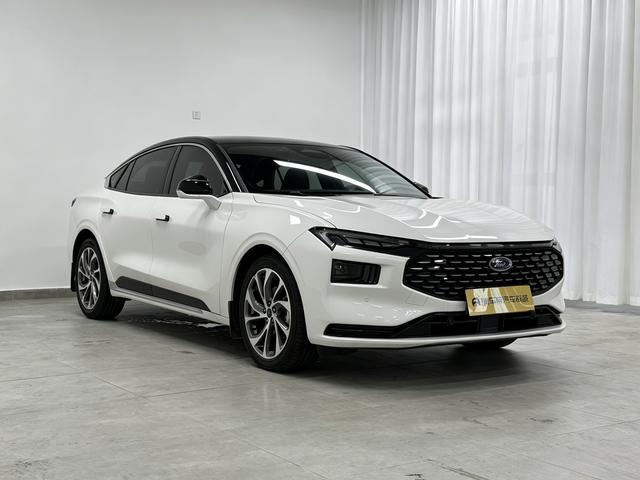 Ford Mondeo 2022 1