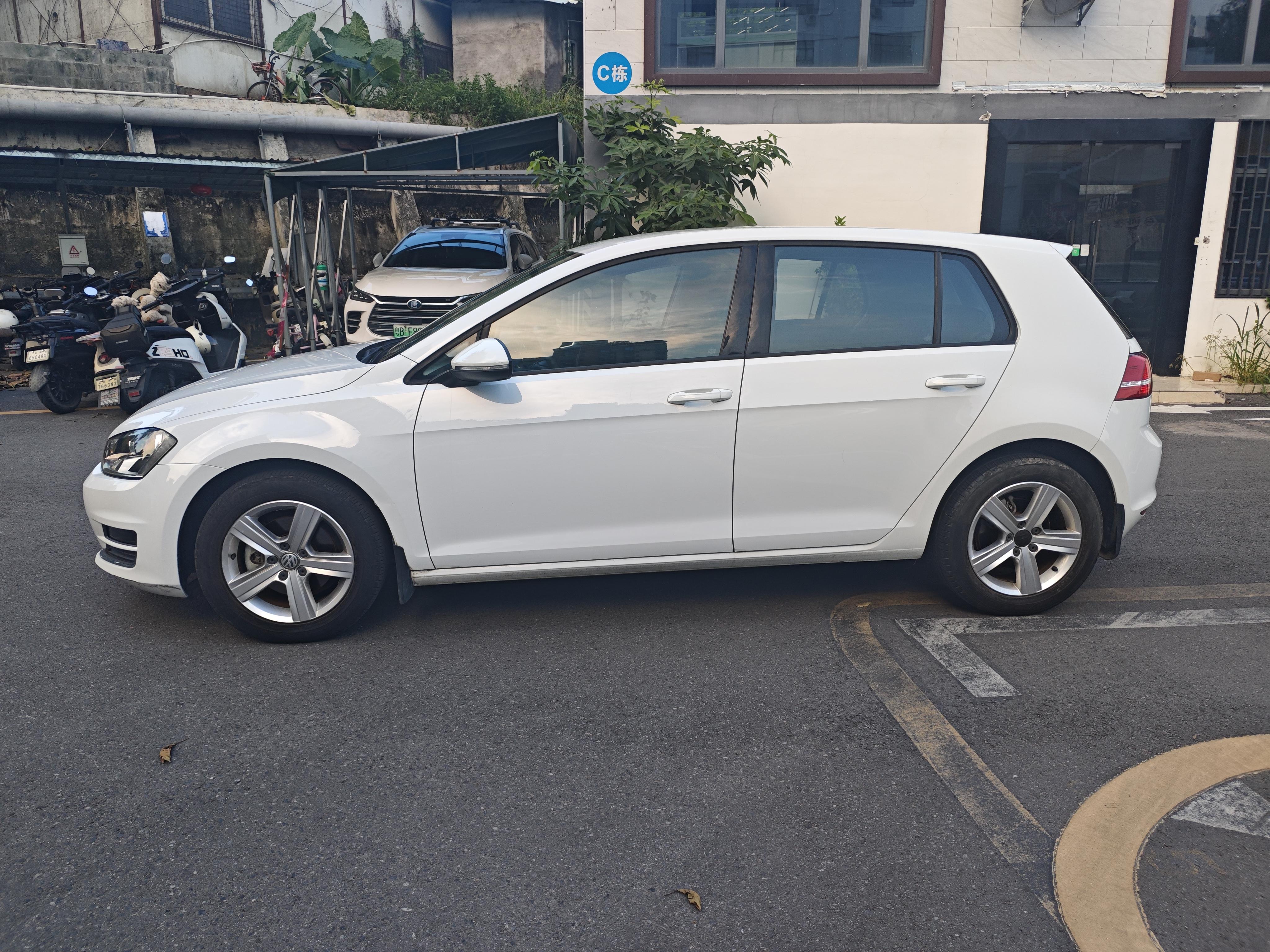 Volkswagen Golf Sportsvan 2016 1
