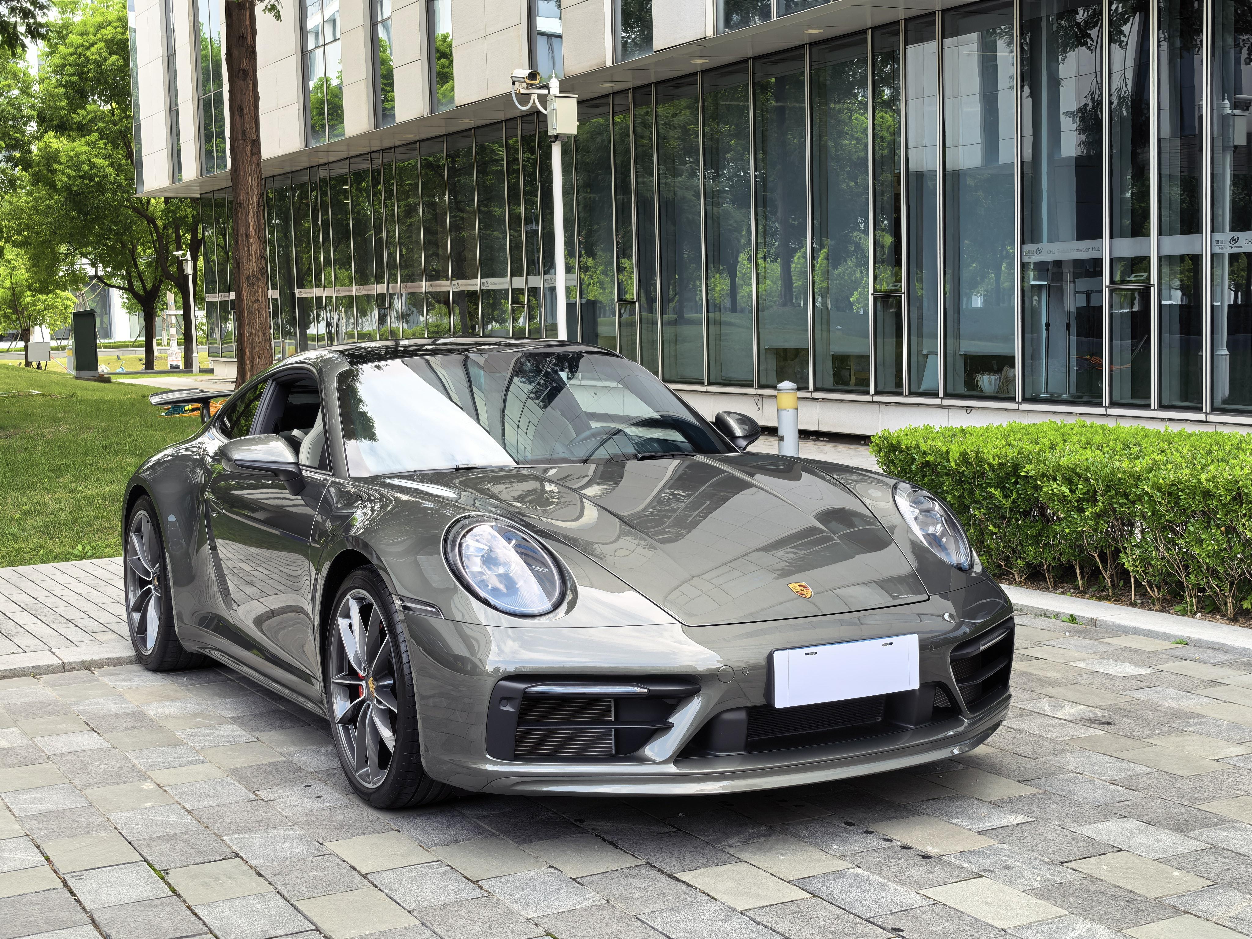 Porsche 911 2023 1