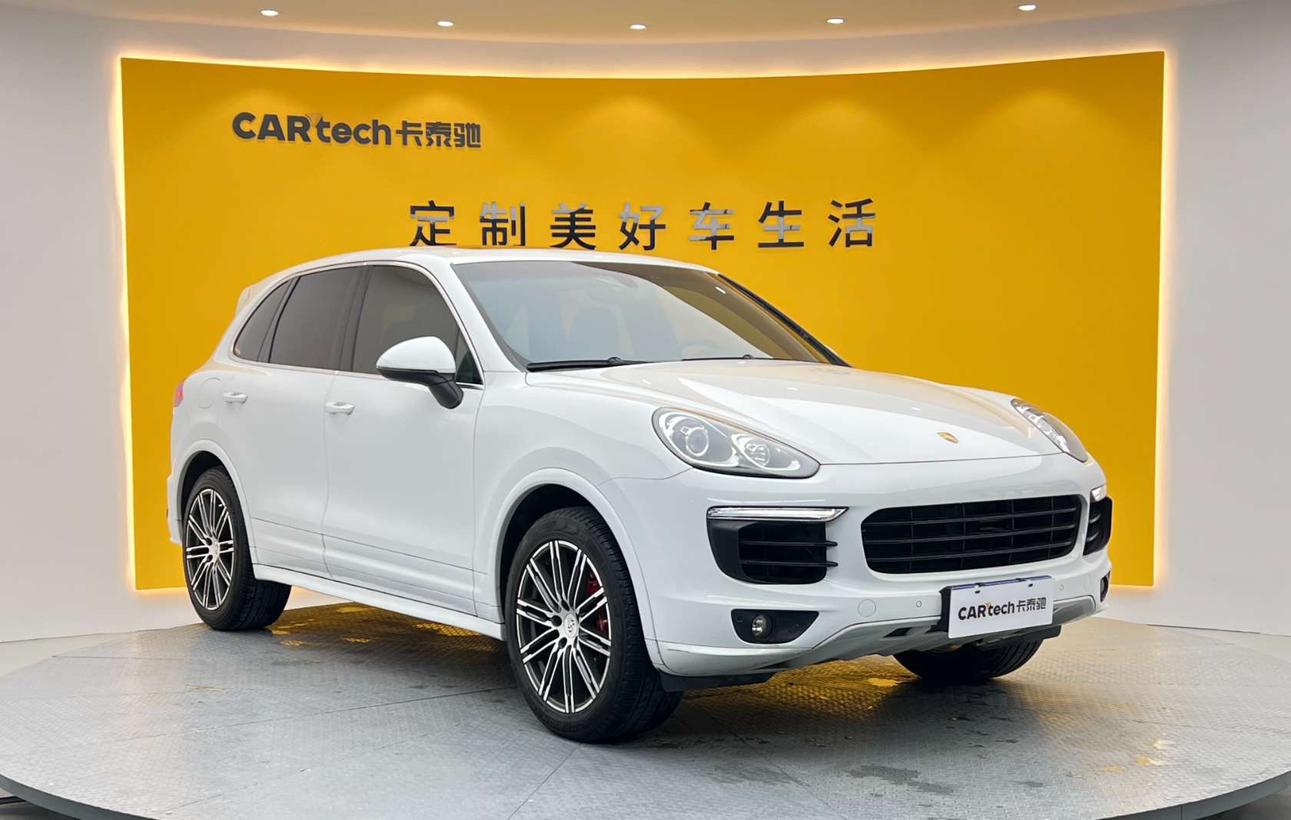 Porsche Cayenne 2016 1