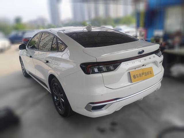 Ford Mondeo 2025 1