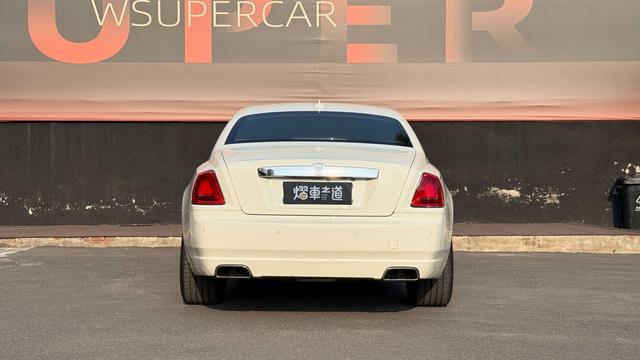 Rolls-Royce Ghost 2014 1