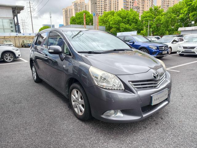 Toyota Izoa 2011 1