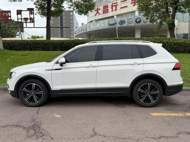 Volkswagen Tiguan 2021 1