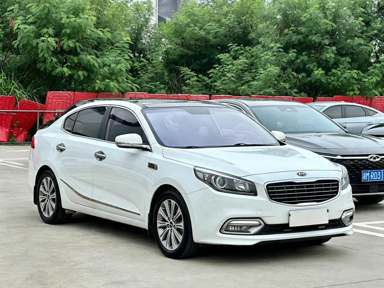 Kia K4 2015 1