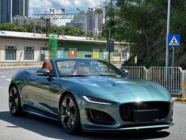 Jaguar F-Type 2024 1