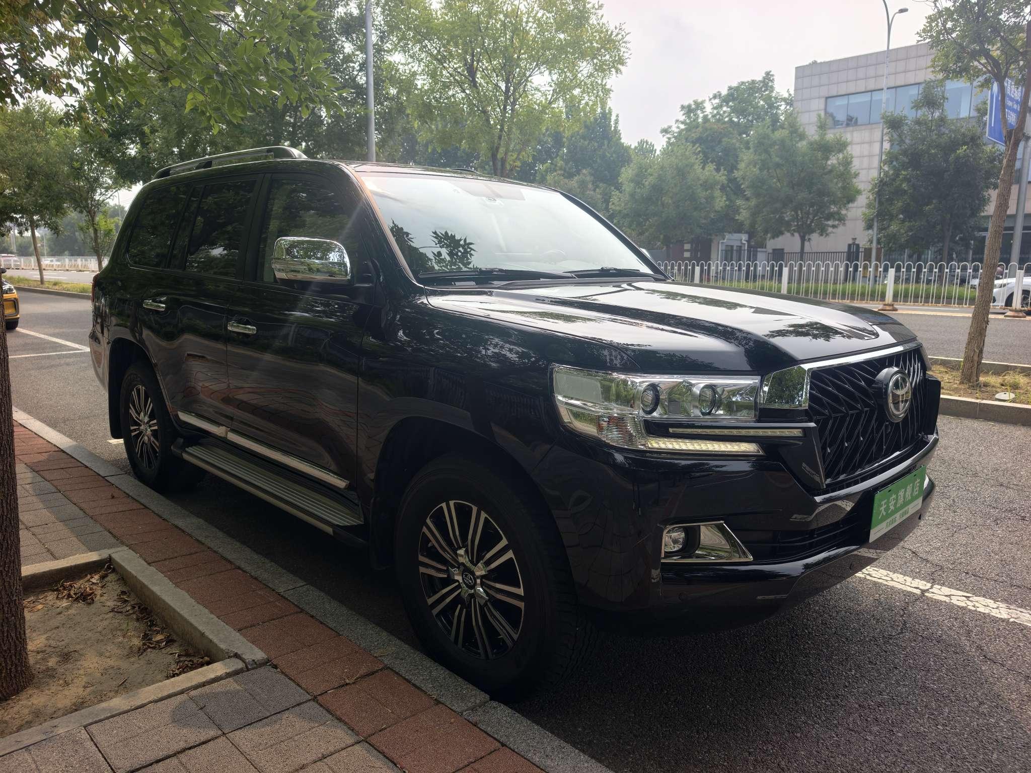 Toyota Land Cruiser 2019 1