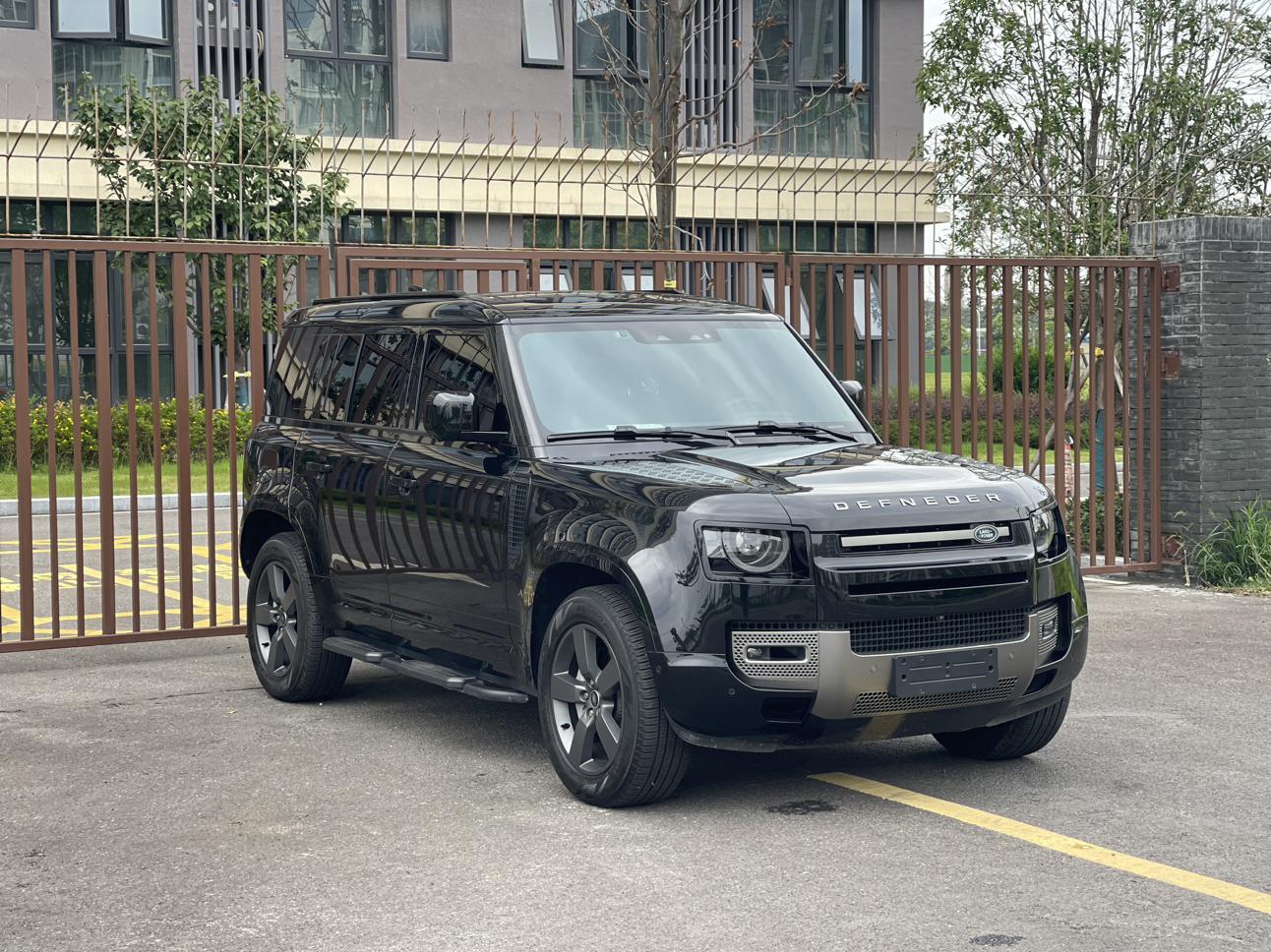 Land Rover Defender 2025 1