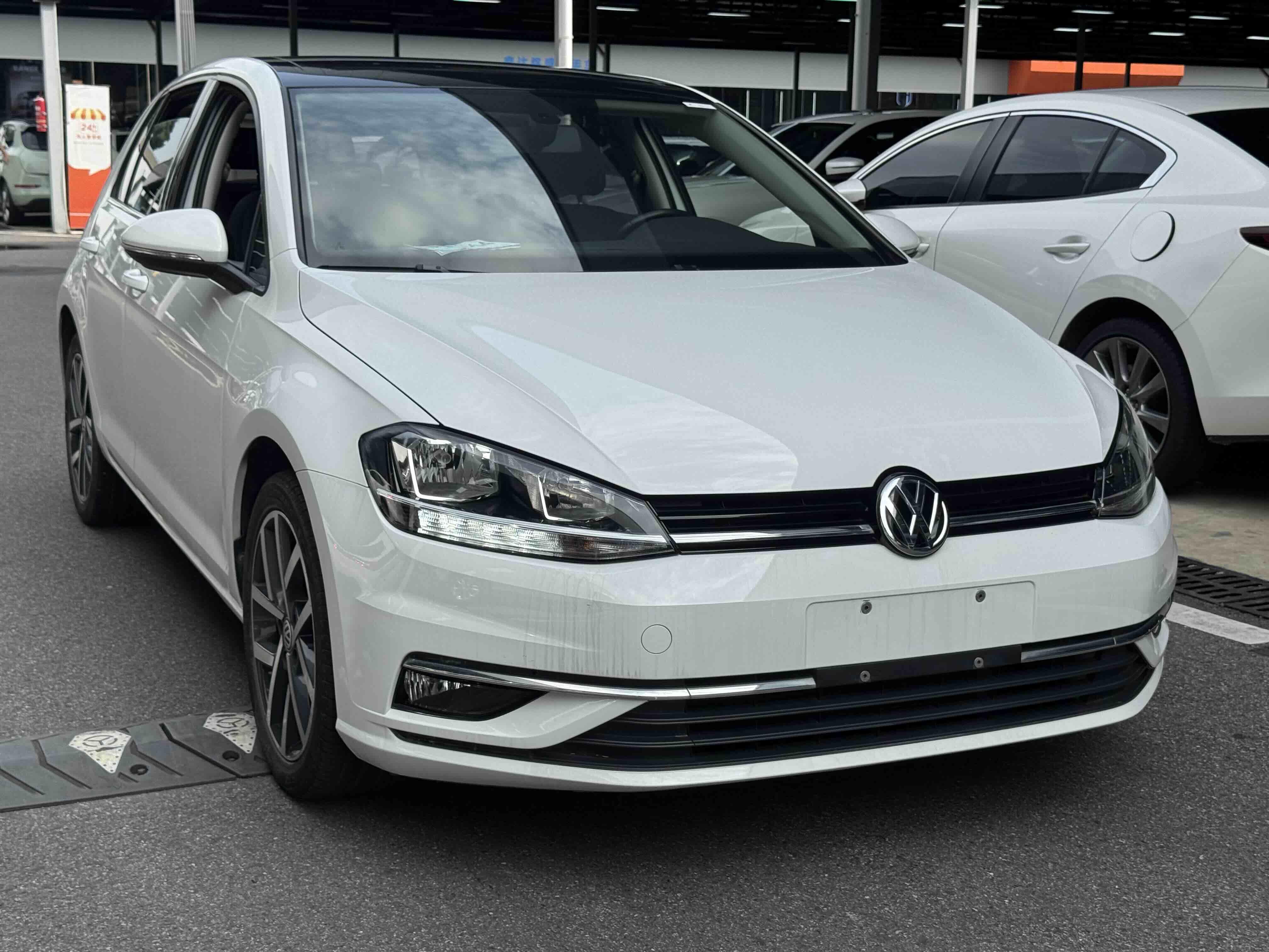 Volkswagen Golf Sportsvan 2020 1