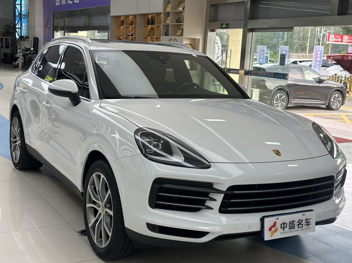 Porsche Cayenne 2022 1