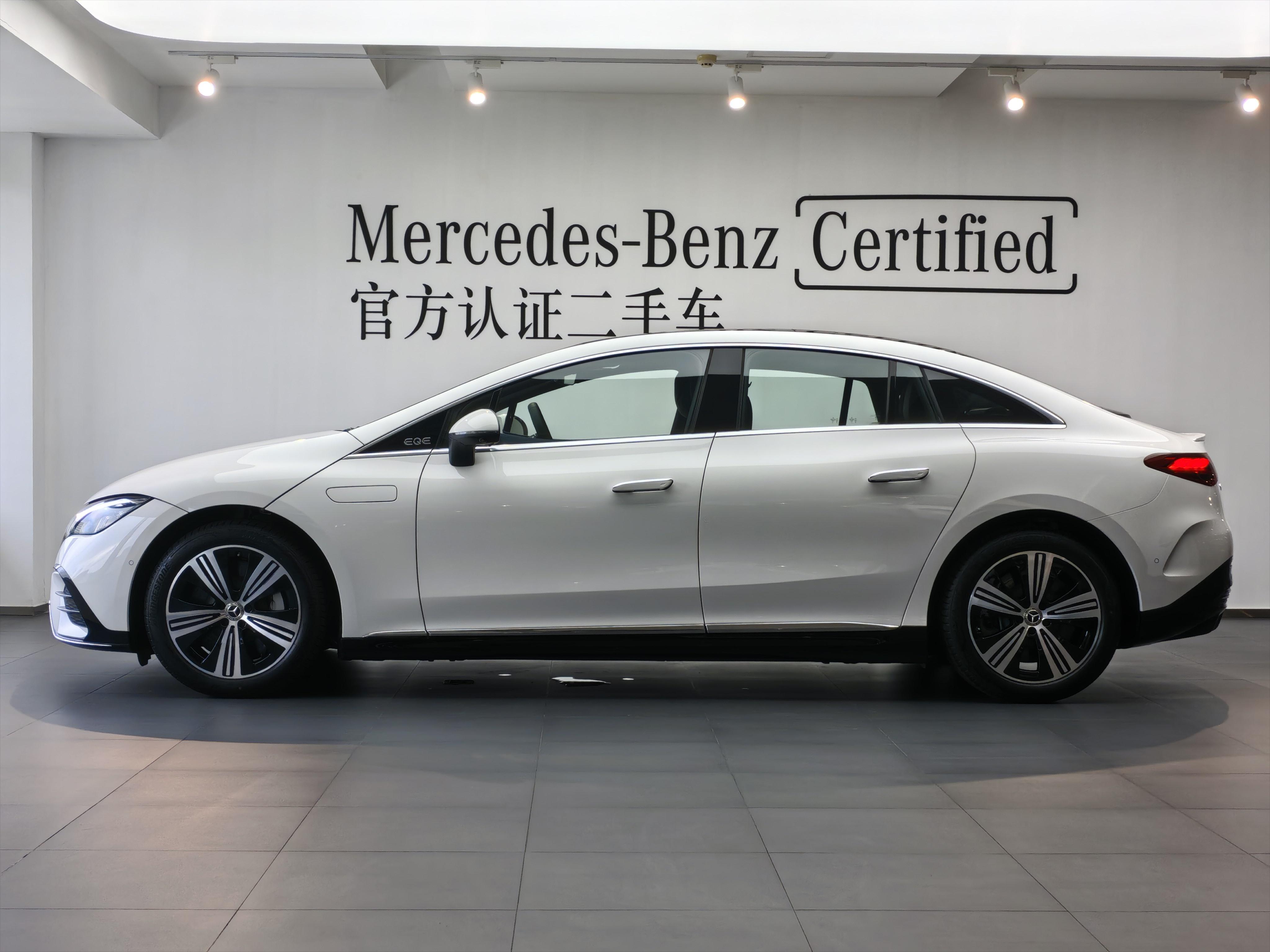 Mercedes-Benz EQE 2025 1