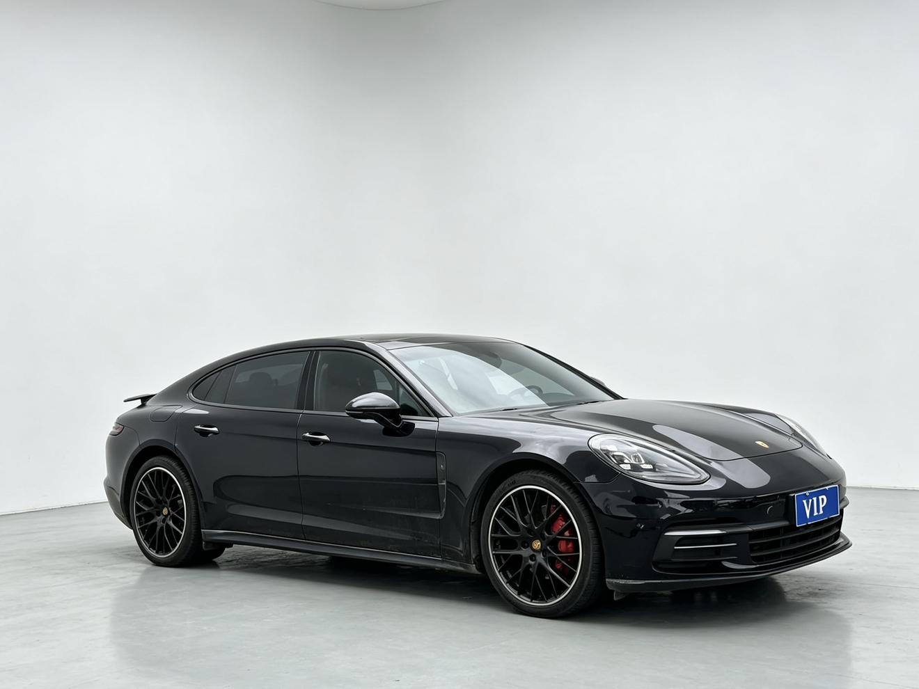 Porsche Panamera 2017 1