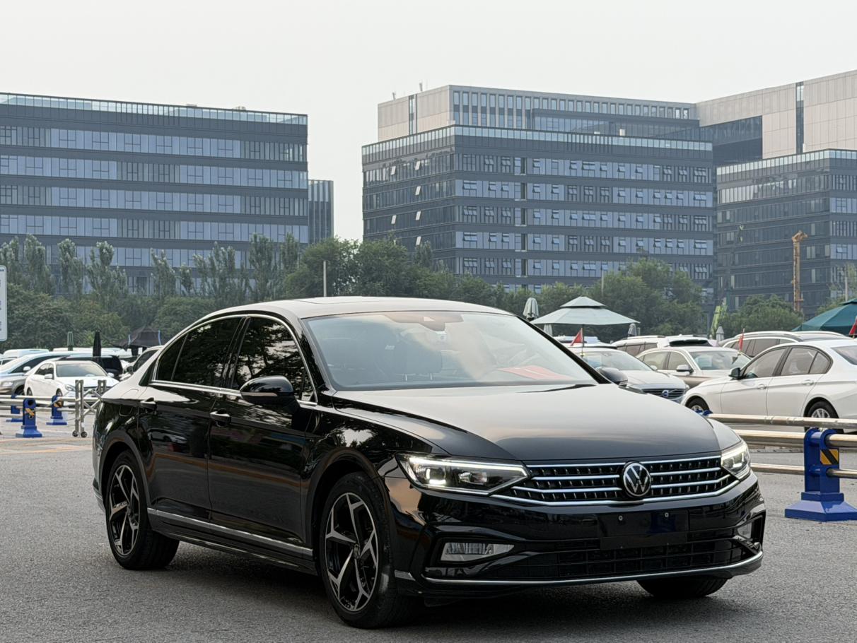 Volkswagen Magotan 2025 1
