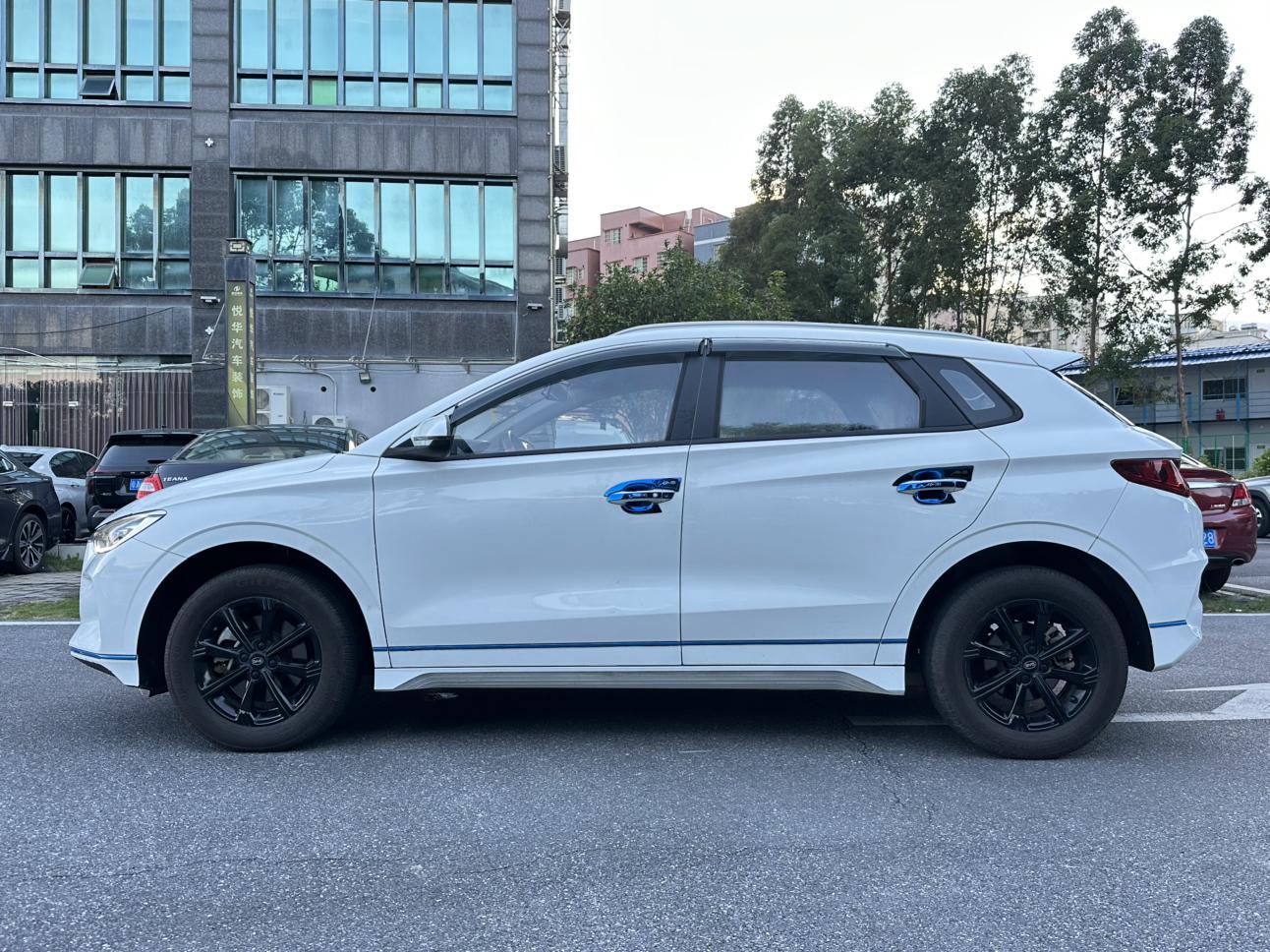 BYD E2 2021 1