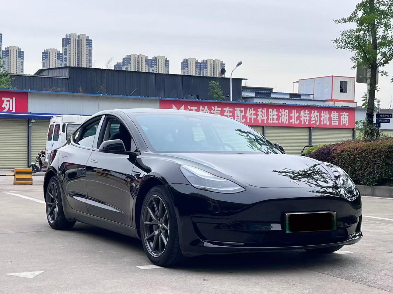 Tesla Model 3 2021 1