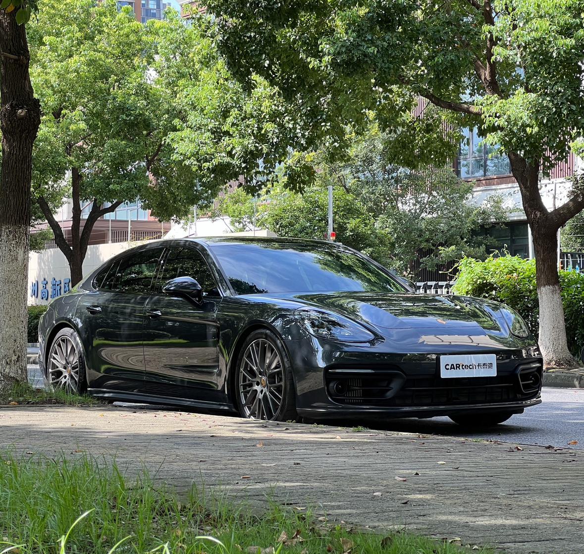 Porsche Panamera 2023 1