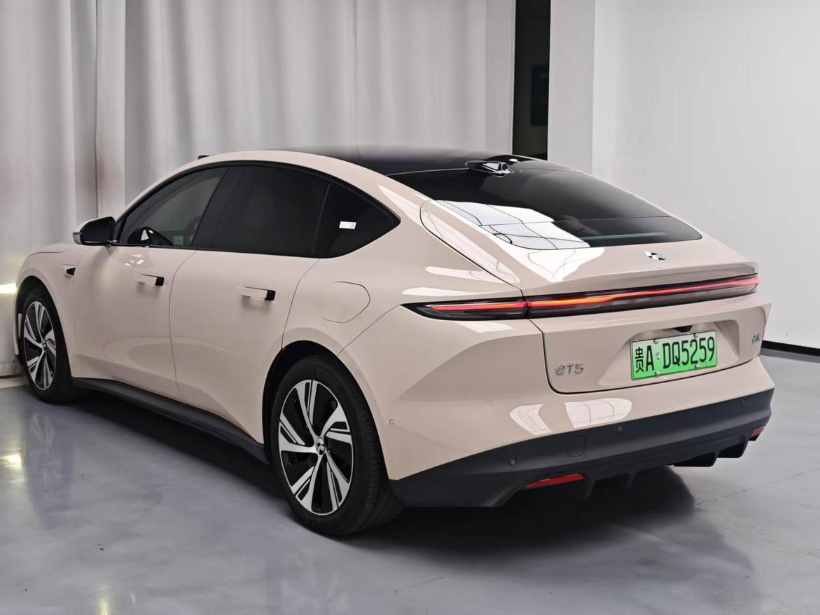 NIO ET5 2025 1