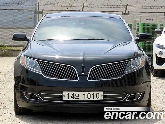 Lincoln MKS 2014 1