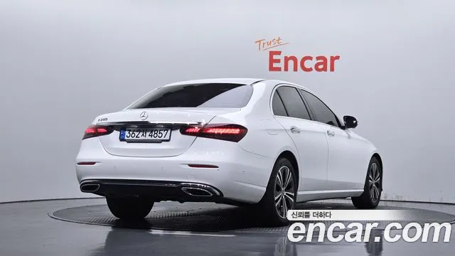 Mercedes-Benz E-Класс 2022 1