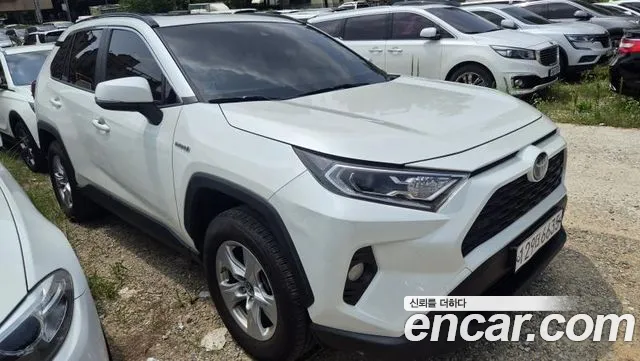Toyota RAV4 2020 1