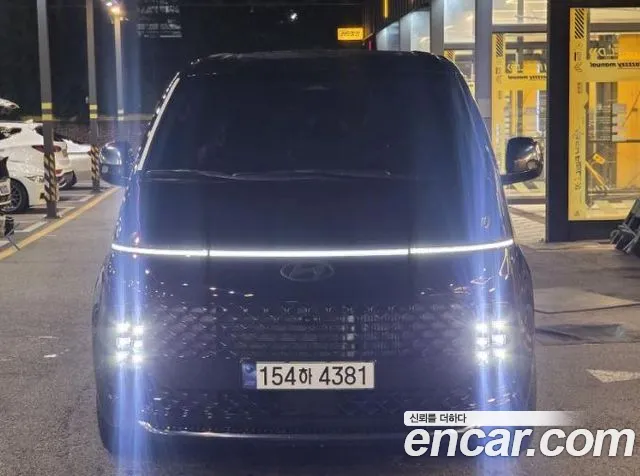 Hyundai Staria 2025 1