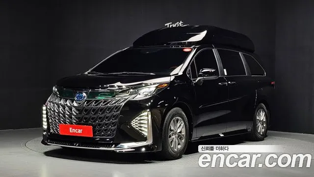 Toyota Sienna 2025 1