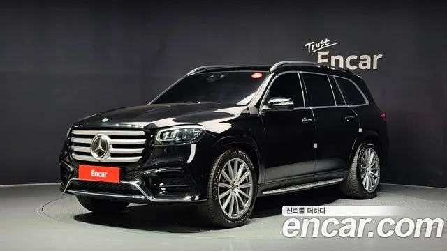 Mercedes-Benz GLS 2024 1