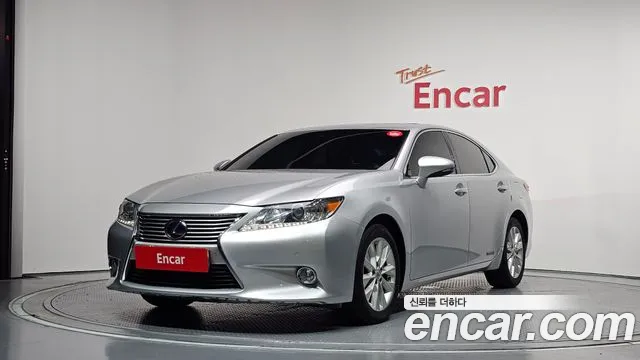 Lexus ES 2013 1