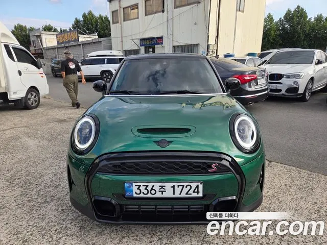 Mini Hatch 2024 1
