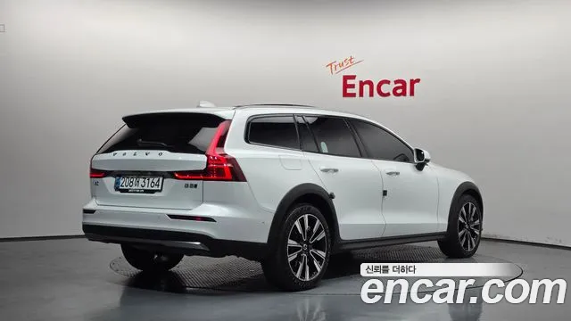 Volvo V60 2024 1