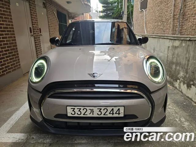 Mini Hatch 2022 1
