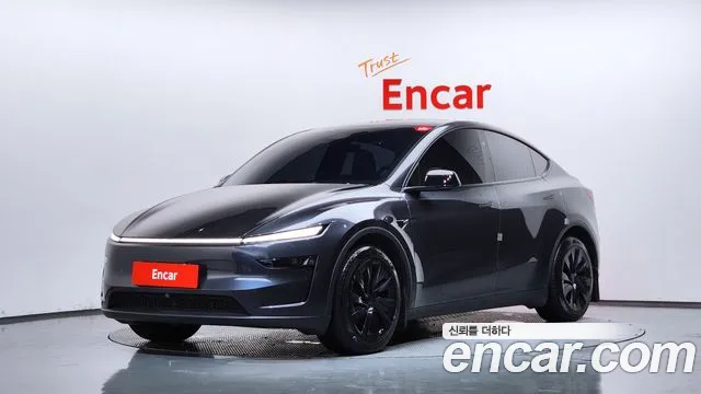 Tesla Model Y 2025 1