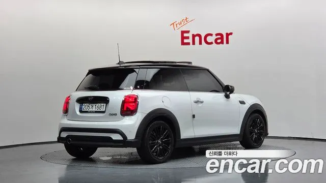 Mini Hatch 2023 1