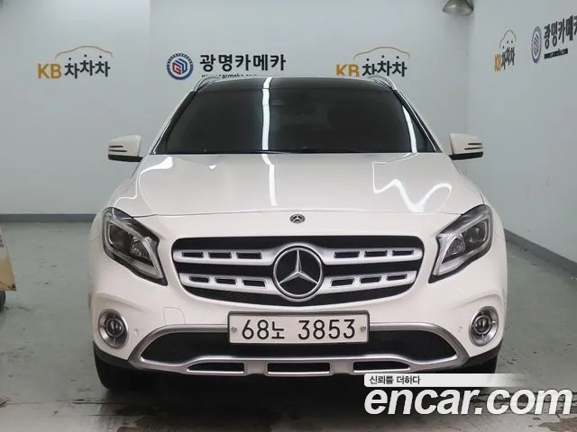 Mercedes-Benz GLA 2018 1