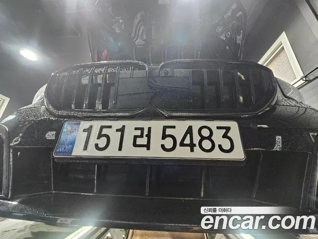 BMW 5-Series 2025 1