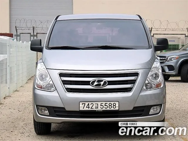 Hyundai Starex 2016 1