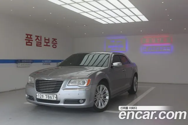 Chrysler 300C 2011 1