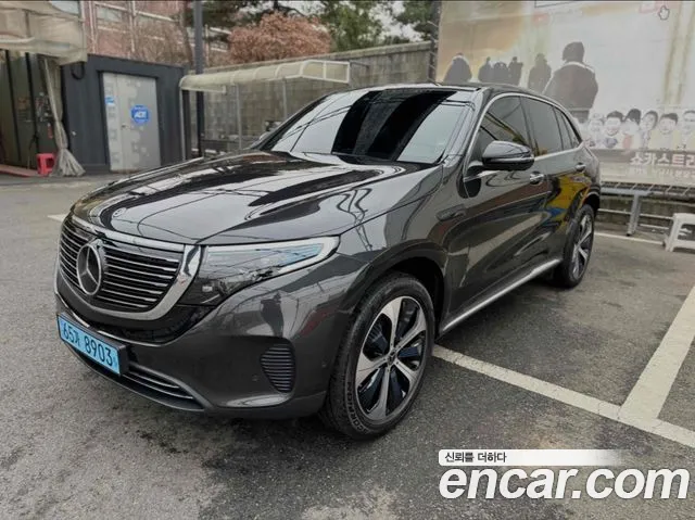 Mercedes-Benz EQC 2020 1